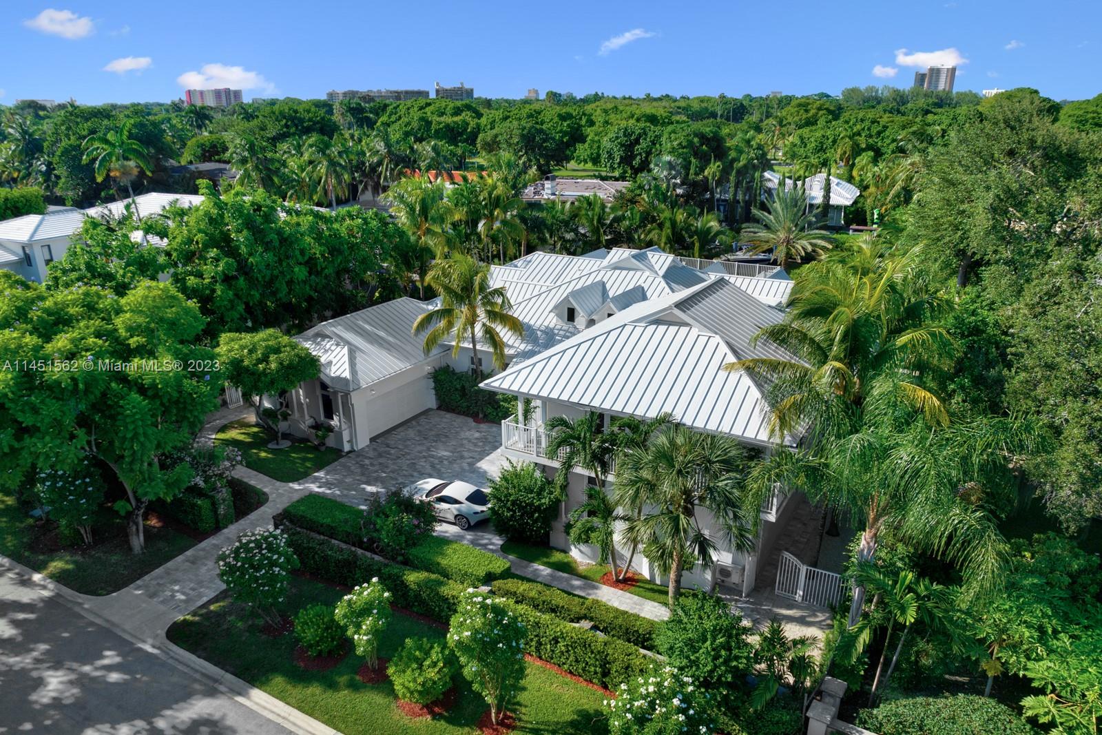 761 Buttonwood Lane Miami, FL 33137 - Photo 5 of 64 a view of a garden