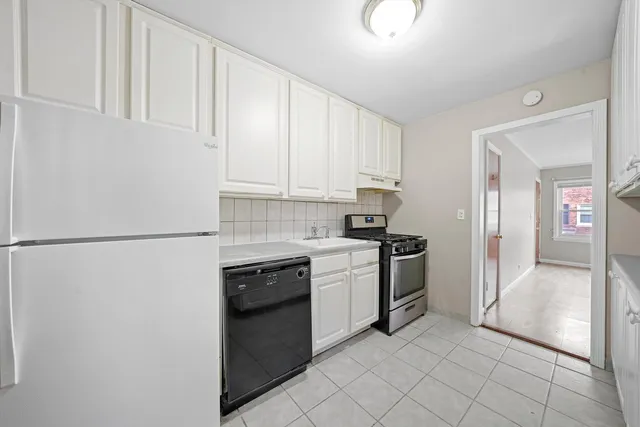 $1,545 | 901 Austin Street, Unit 2, Evanston, IL 60202