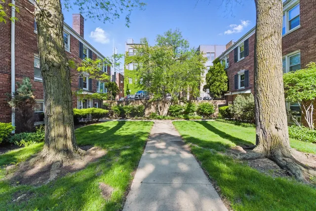 $1,545 | 901 Austin Street, Unit 2, Evanston, IL 60202