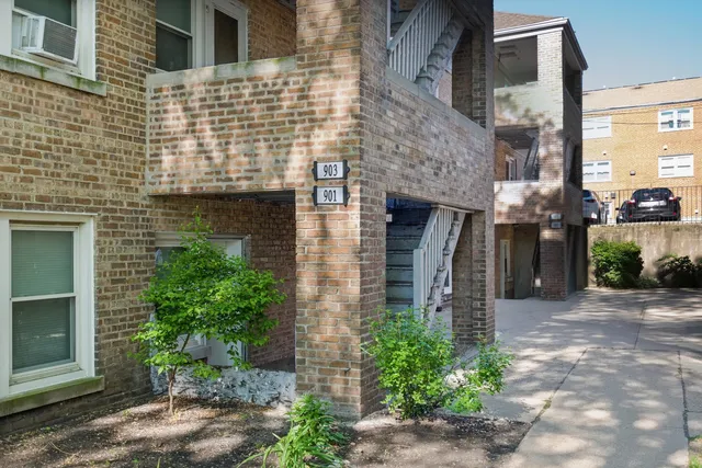 $1,545 | 901 Austin Street, Unit 2, Evanston, IL 60202