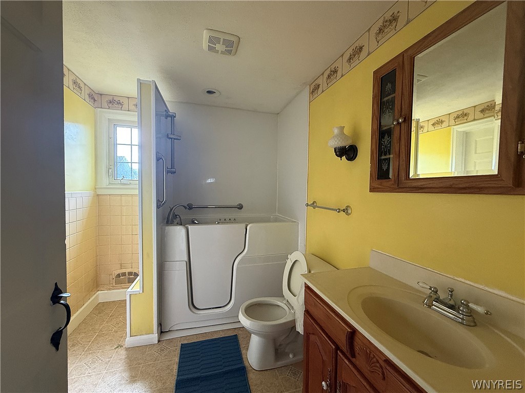 11 Copley Square Amherst, NY 14221 - Photo 21 of 32