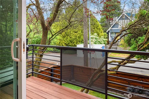 $1,195,000 | 1615 East Columbia Street, Seattle, WA 98122