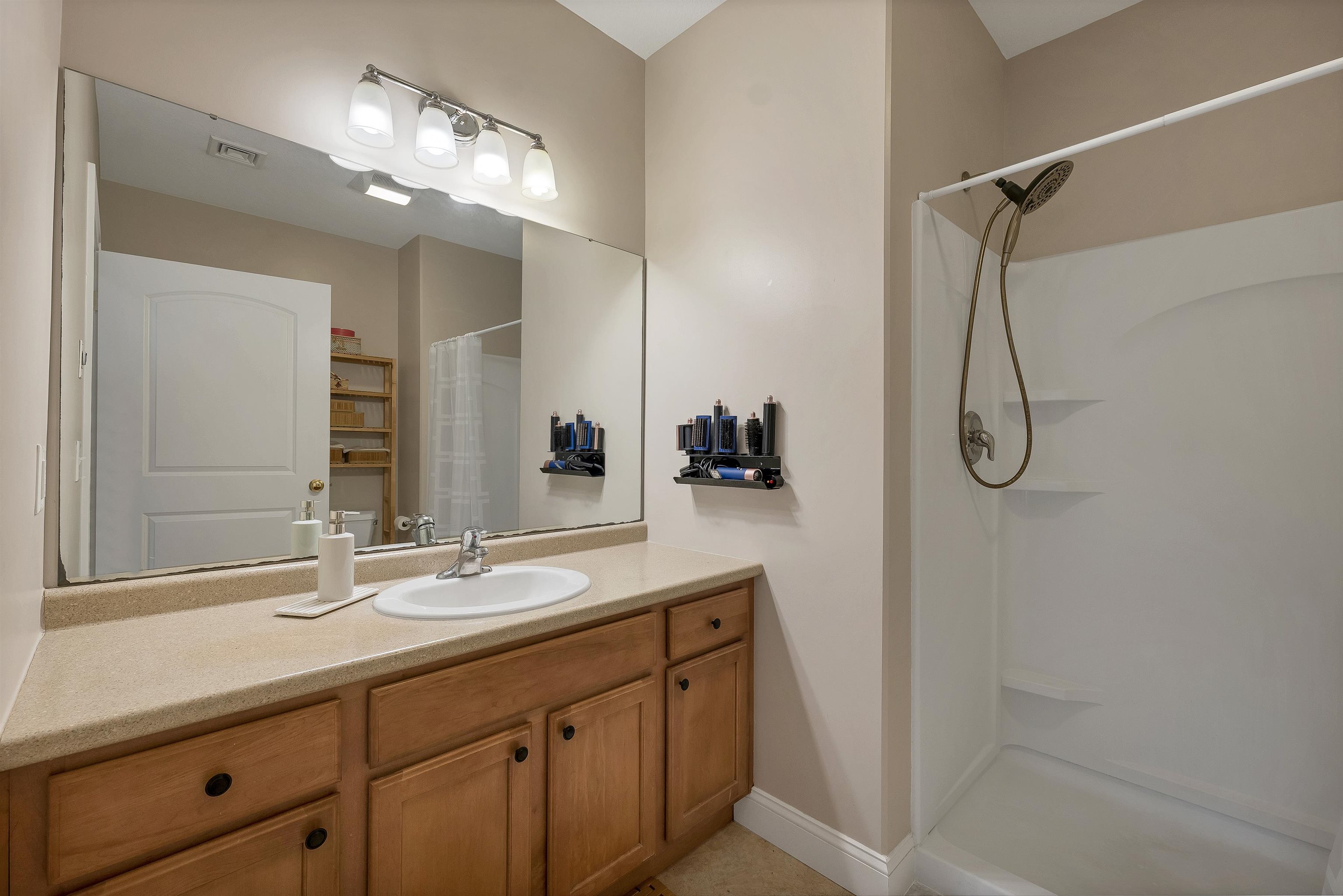 17 Roundabout Way, Unit 5 Manchester, NH 03102 - Photo 30 of 57