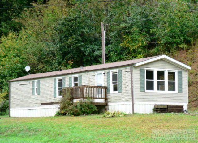 2135 Chestnut Dale Road Newland, NC 28657 - Photo 5 of 17 Gallery Image 5