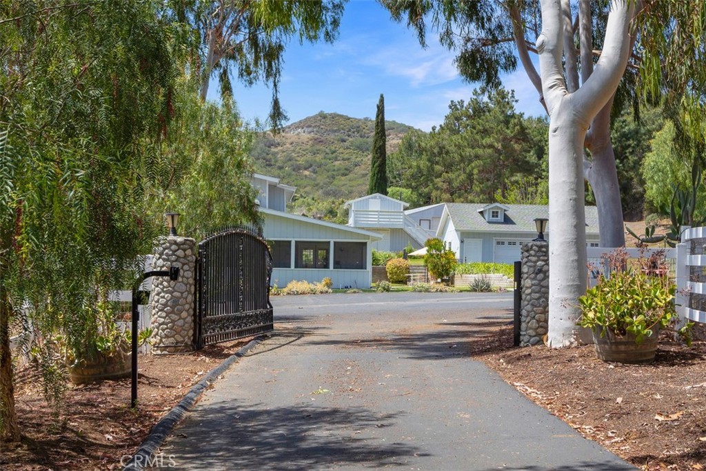 35768 Rice Canyon Road Fallbrook, CA 92028 - Photo 3 of 39