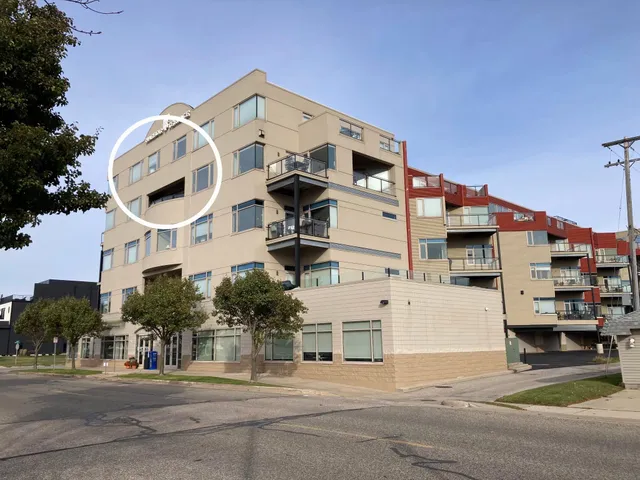$850,000 | 105 West Danaher Street, Unit 401, Ludington, MI 49431