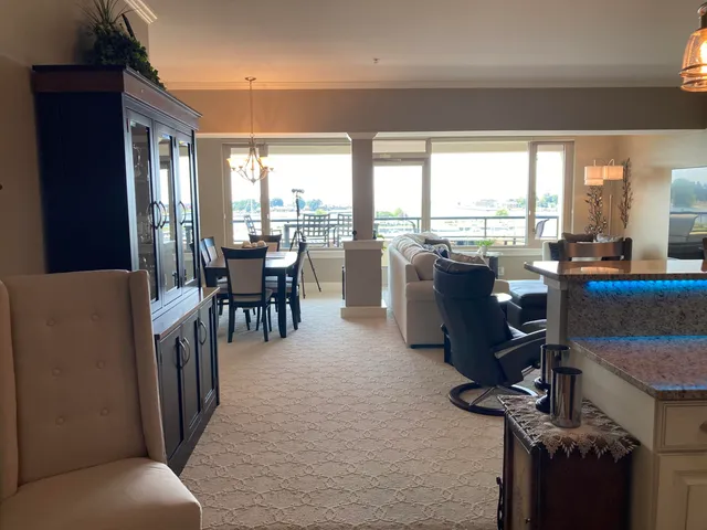 $850,000 | 105 West Danaher Street, Unit 401, Ludington, MI 49431