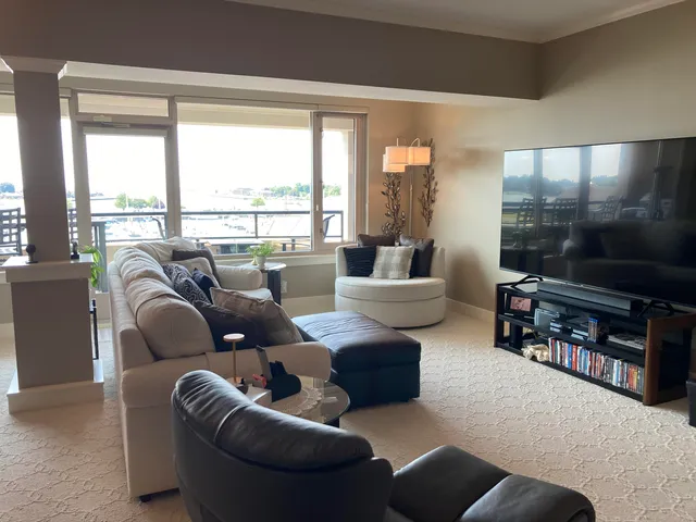 $850,000 | 105 West Danaher Street, Unit 401, Ludington, MI 49431