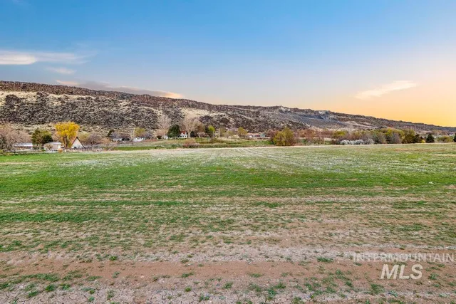 $250,000 | 0 Lot 2 River Road, Bliss, ID 83314