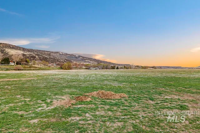 $250,000 | 0 Lot 2 River Road, Bliss, ID 83314