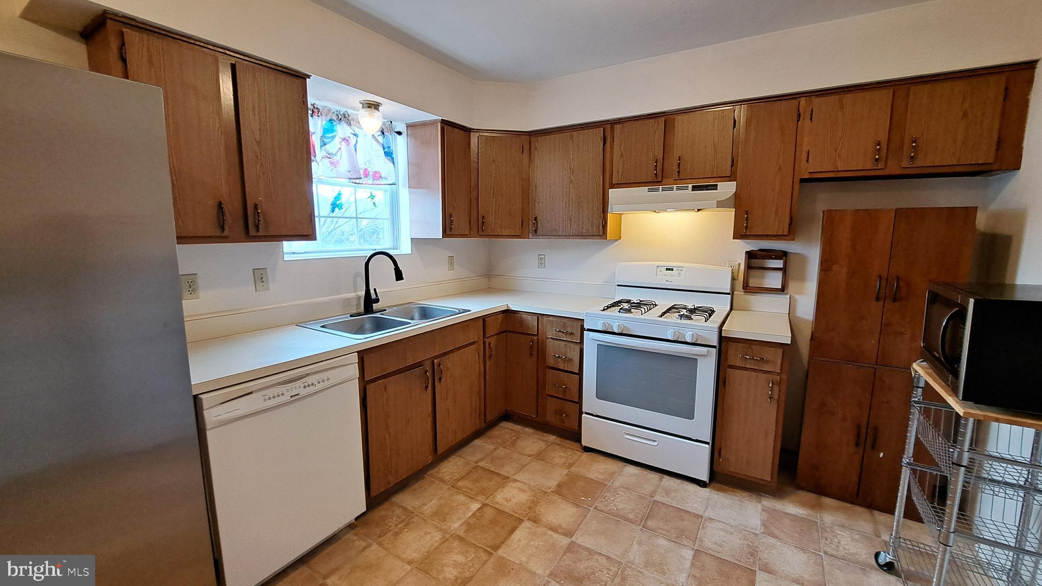 1901 Powder Mill Road, Unit A York, PA 17402 - Photo 8 of 21