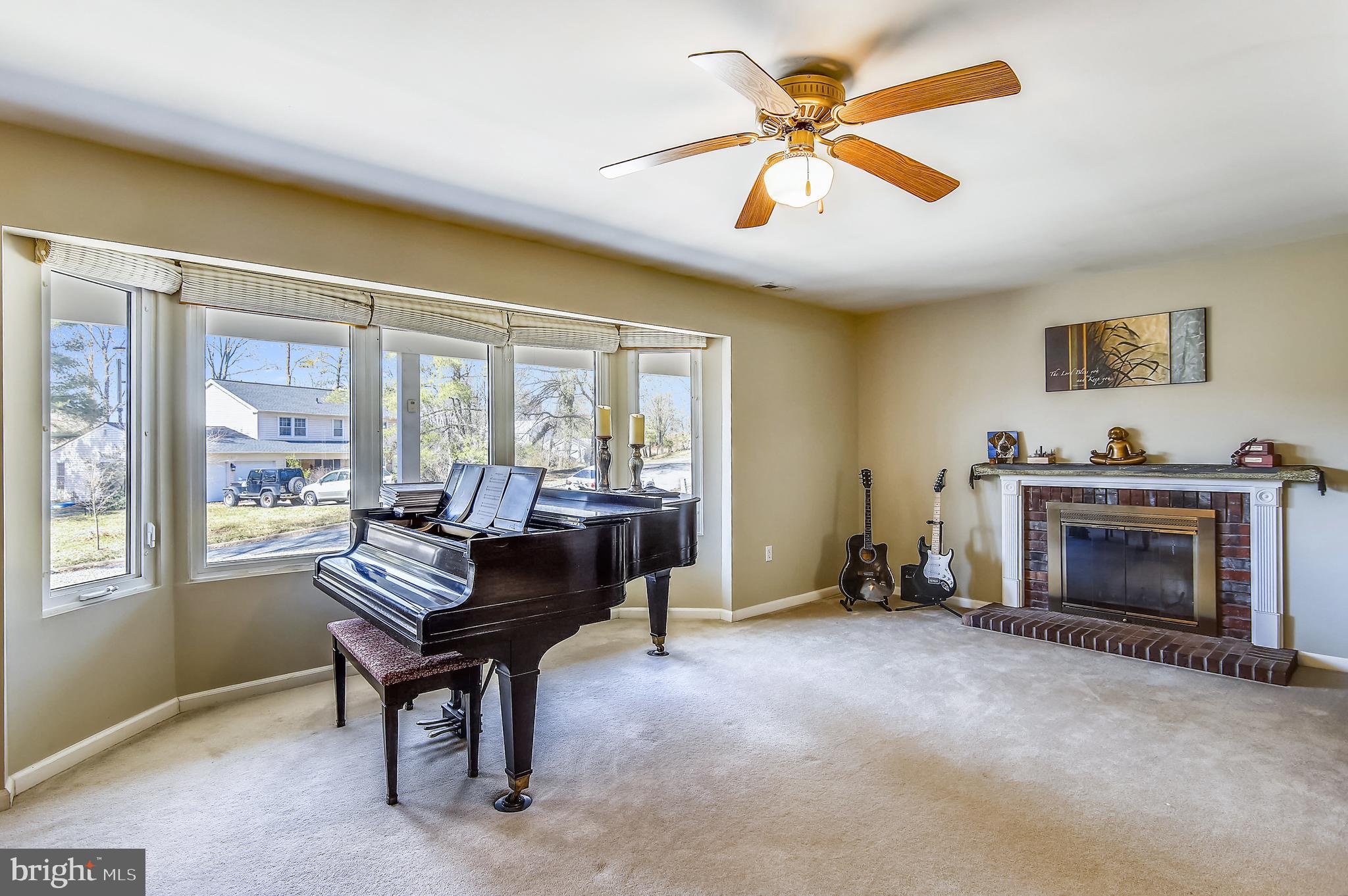 9216 Lawnview Lane Laurel, MD 20708 - Photo 4 of 36 Gallery Image 4
