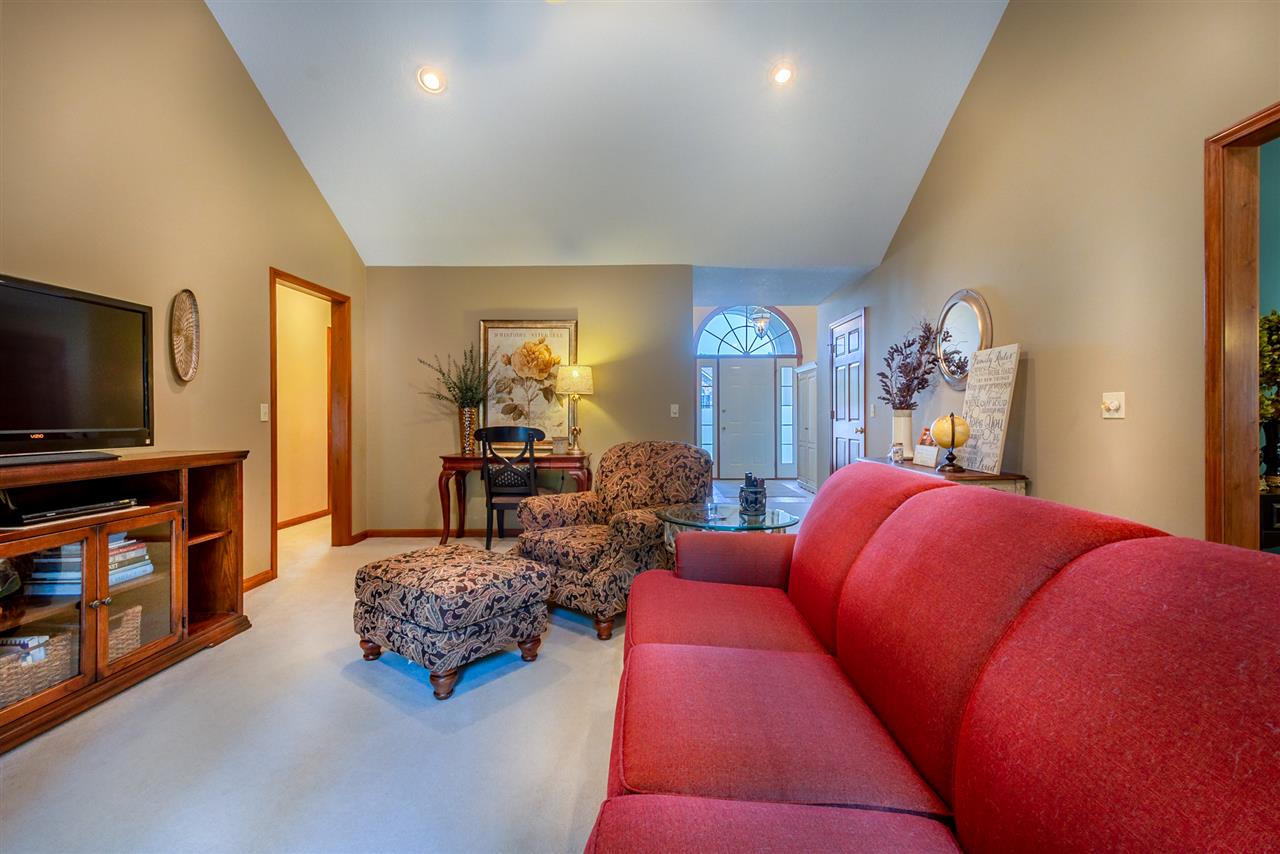 2211 Point Wood Road Fort Wayne, IN 46818 - Photo 4 of 36