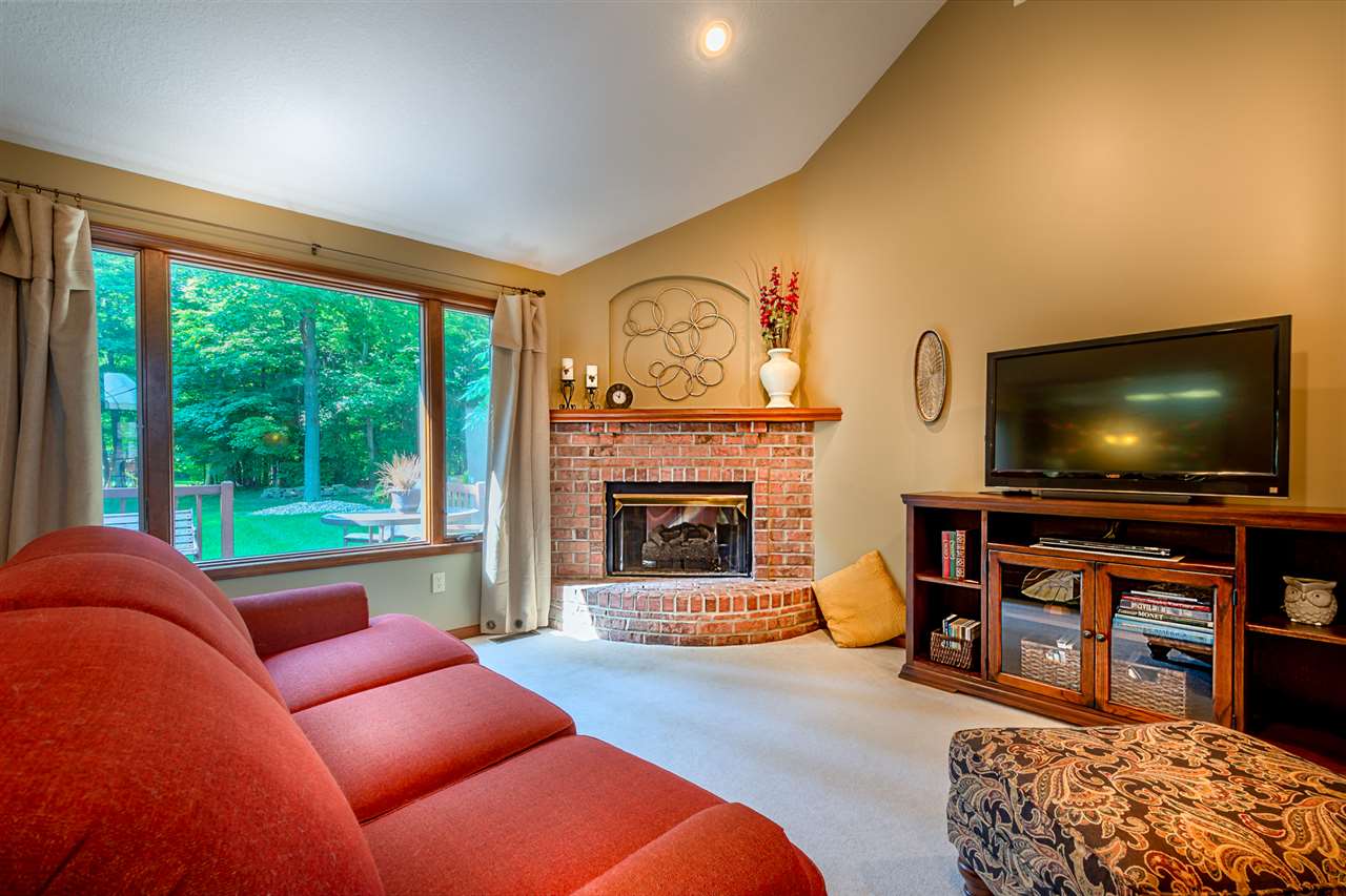 2211 Point Wood Road Fort Wayne, IN 46818 - Photo 5 of 36