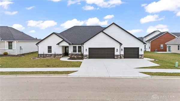 $474,700 | 940 Rosenthal Drive, Troy, OH 45373