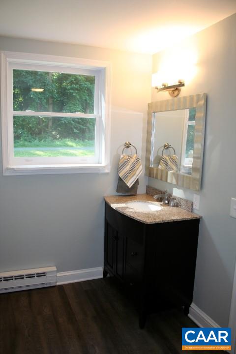570 Courthouse Mountain Road Madison, VA 22727 - Photo 10 of 33 Full Bathroom