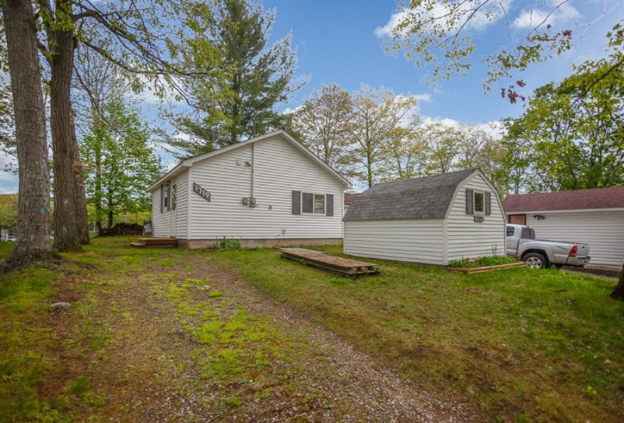 1719 Arbor Road Lake, MI 48632 - Photo 6 of 30 20180523200438665818000000-o (1)