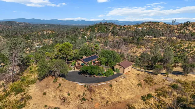 $599,000 | 19924 Woodchuck Trail, Redding, CA 96003