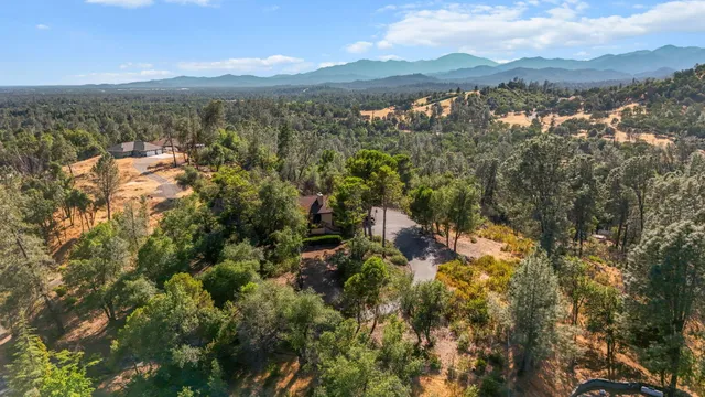 $599,000 | 19924 Woodchuck Trail, Redding, CA 96003
