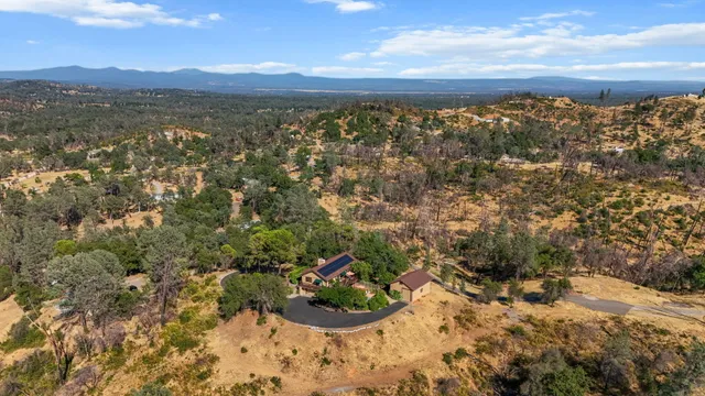 $599,000 | 19924 Woodchuck Trail, Redding, CA 96003