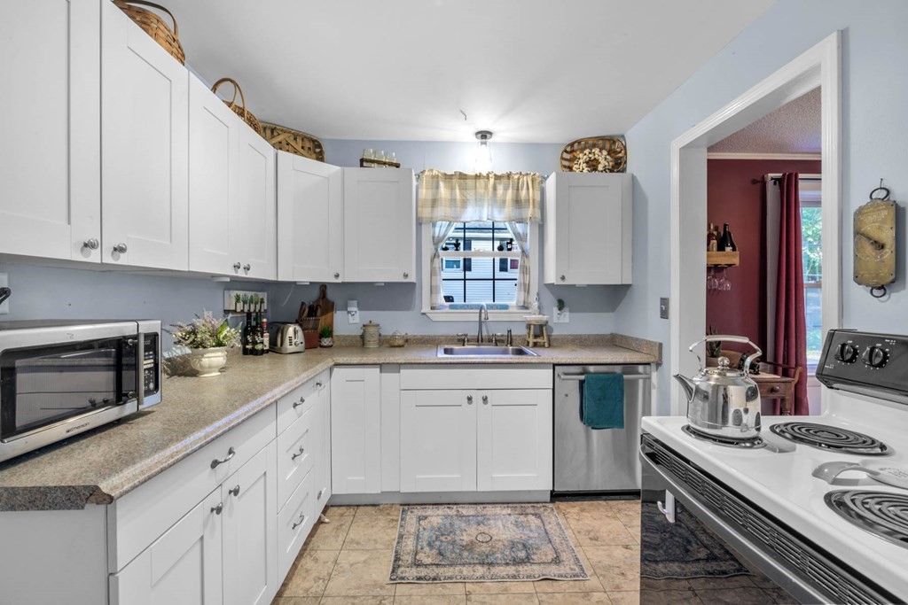 8 Binney Street Andover, MA 01810 - Photo 23 of 41