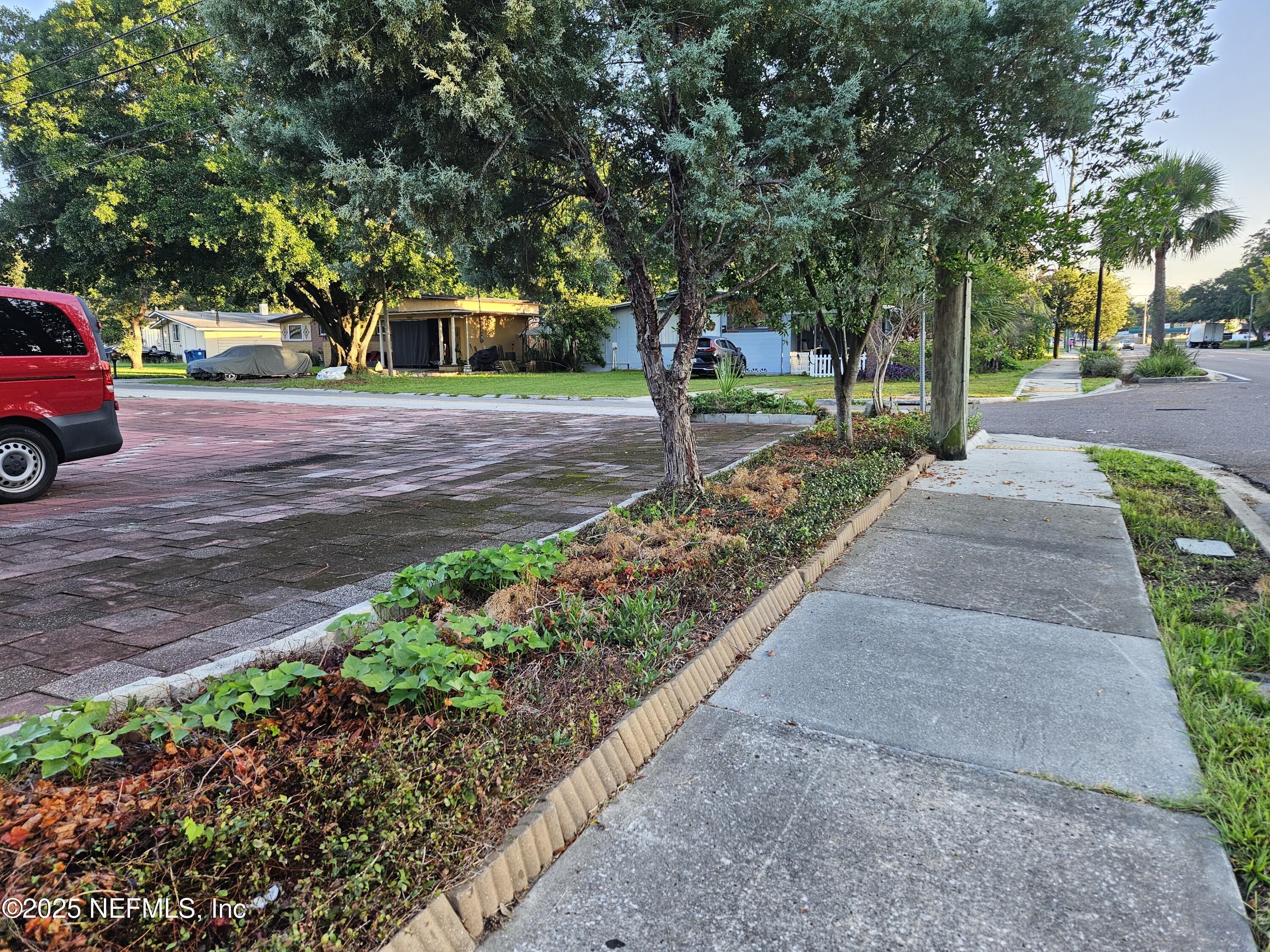 6672 Banbury Road Jacksonville, FL 32211 - Photo 23 of 25 STREET SIDE