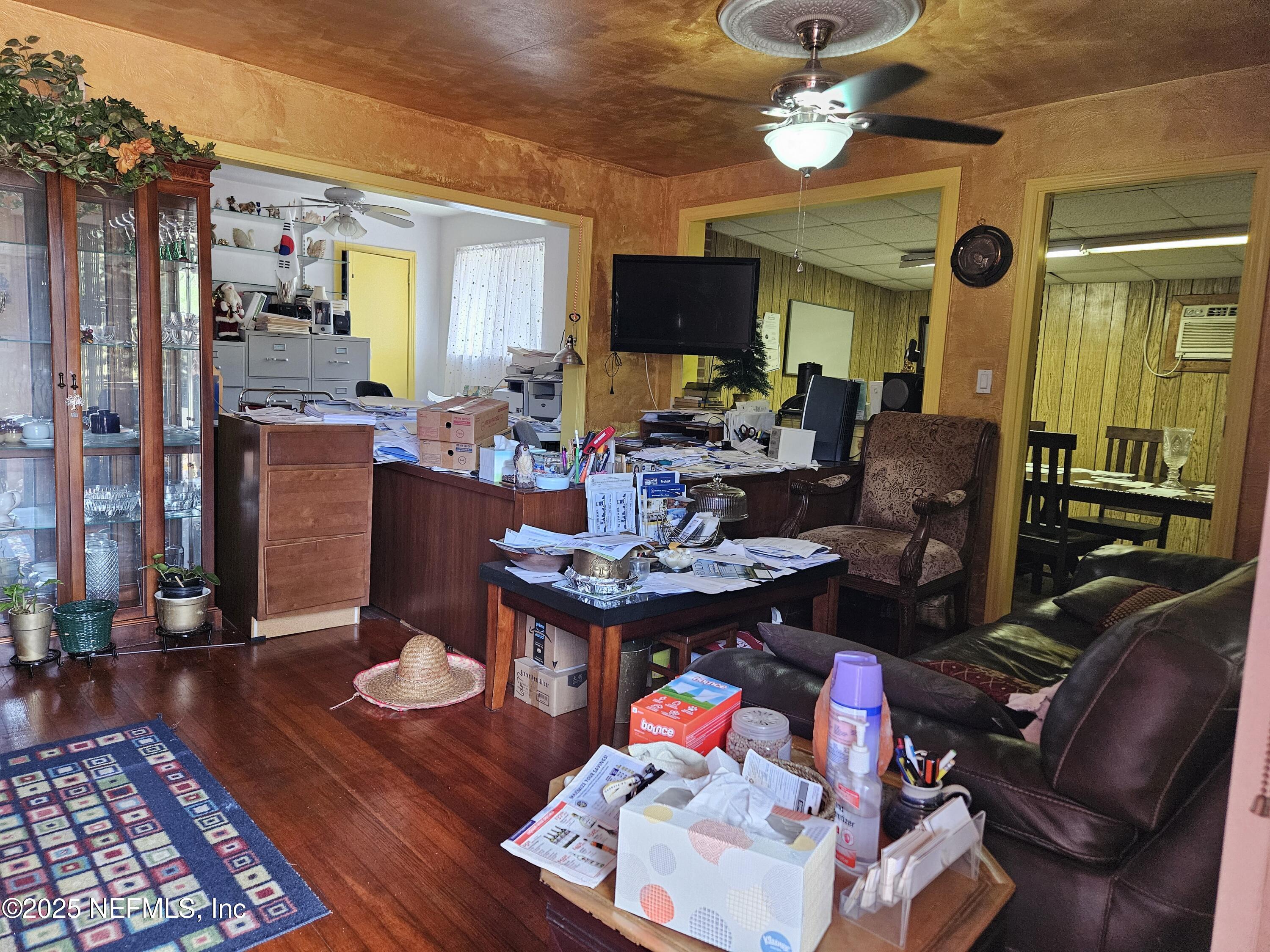 6672 Banbury Road Jacksonville, FL 32211 - Photo 4 of 25 LIVING RM