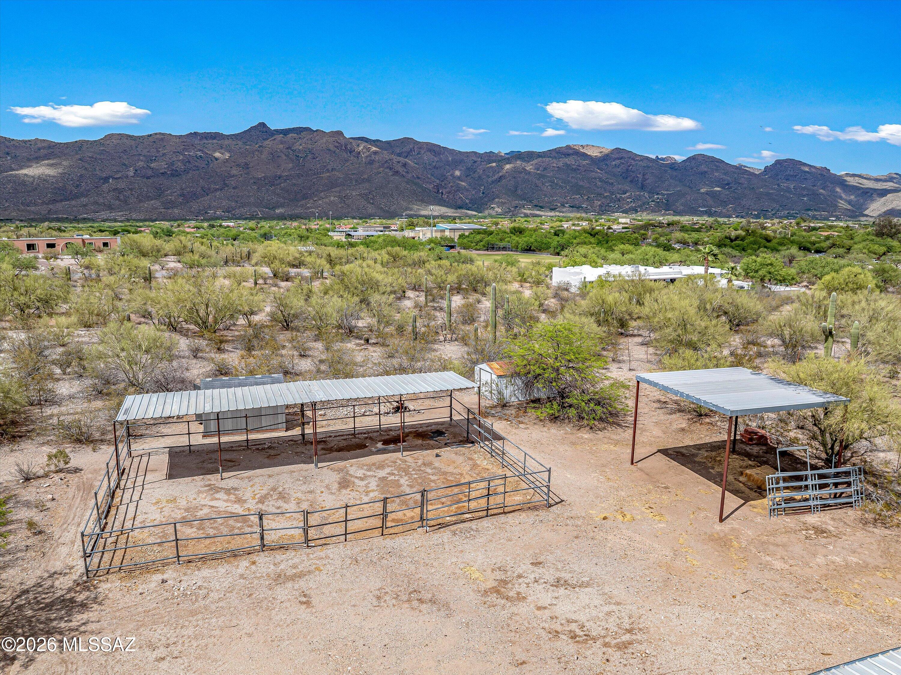 10961 East Roger Road Tucson, AZ 85749 - Photo 17 of 45 2nd turnout with adjacent high bay