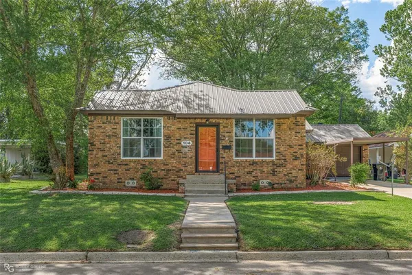 $170,000 | 104 3rd Street Northwest, Springhill, LA 71075