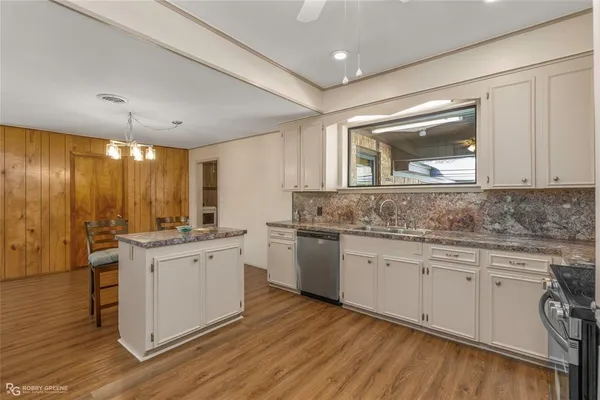 $170,000 | 104 3rd Street Northwest, Springhill, LA 71075