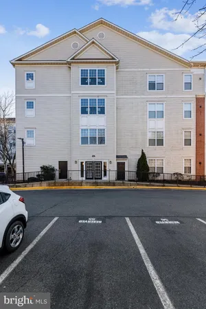 $2,300 | 3851 Aristotle Court, Unit 1103, Fairfax, VA 22030