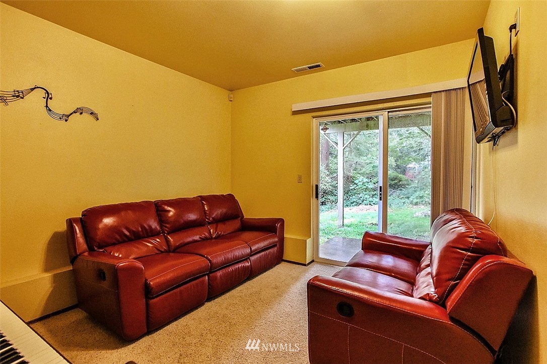 3906 Southeast Salmonberry Road Port Orchard, WA 98366 - Photo 13 of 20 Gallery Image 13