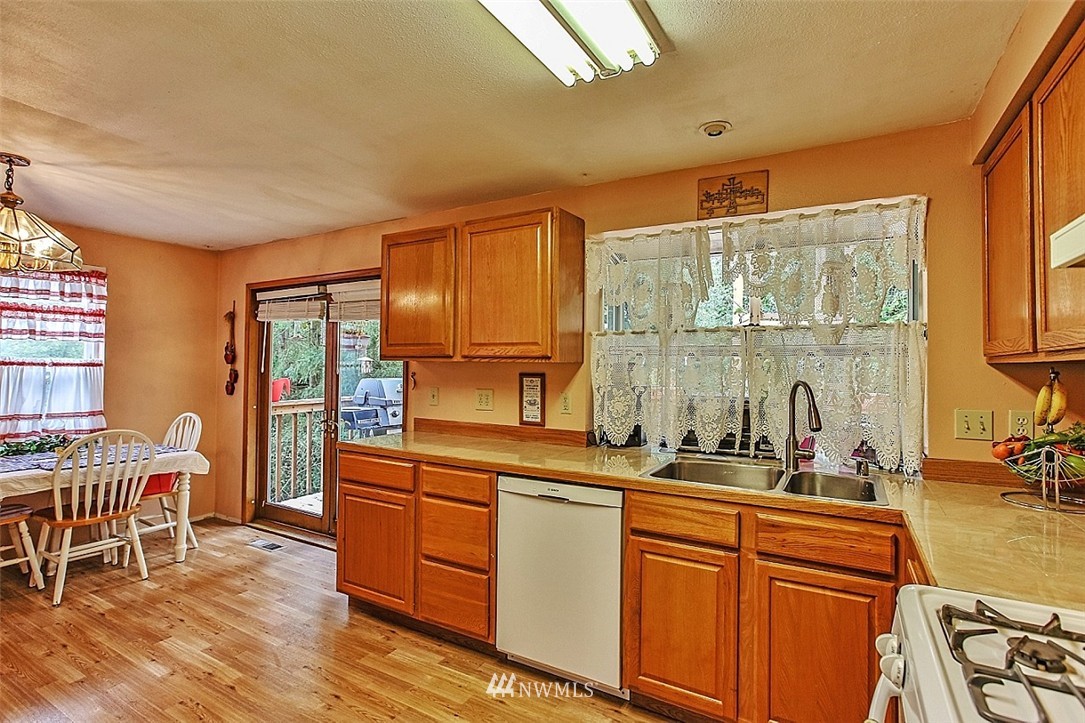 3906 Southeast Salmonberry Road Port Orchard, WA 98366 - Photo 7 of 20 Gallery Image 7