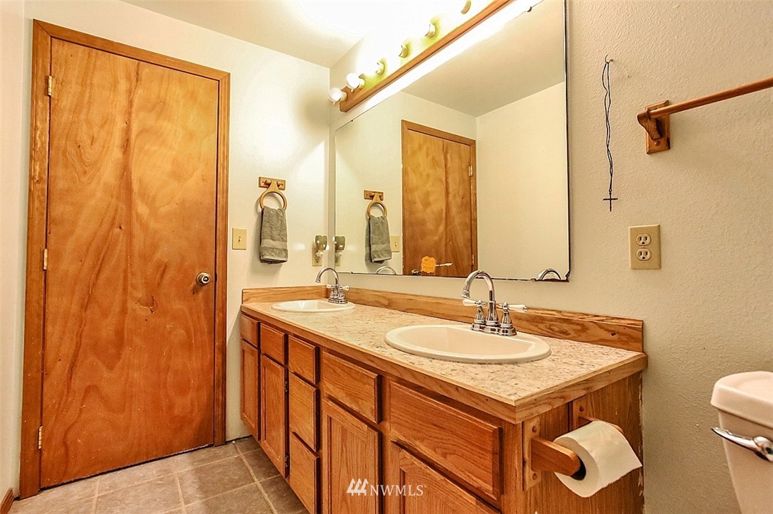 3906 Southeast Salmonberry Road Port Orchard, WA 98366 - Photo 9 of 20 Gallery Image 9
