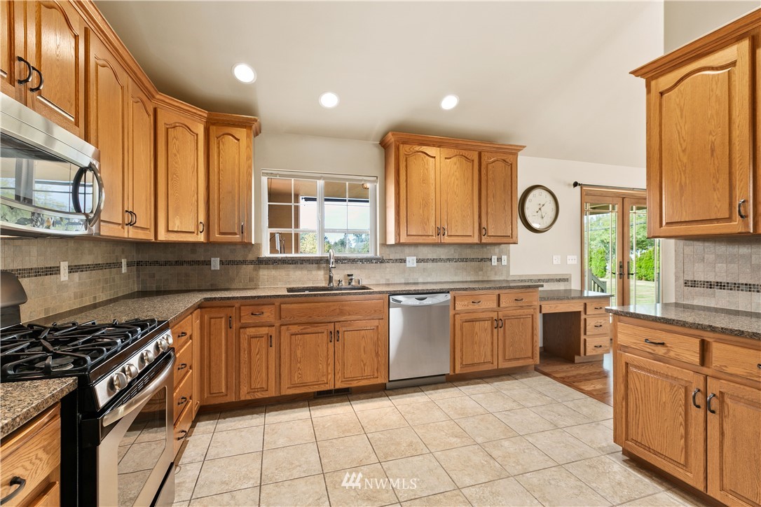 7289 Kickerville Road Ferndale, WA 98248 - Photo 9 of 25