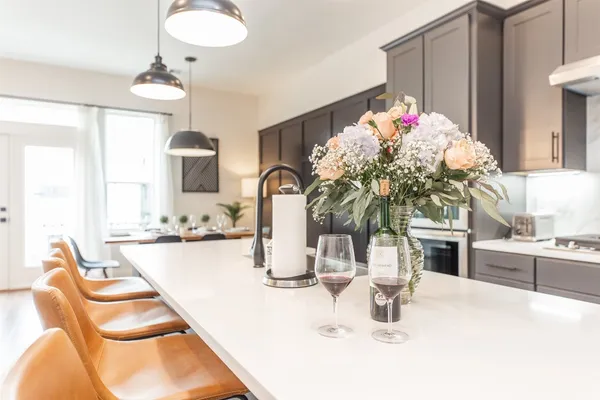 $2,550 | 605 Middle Street, Houston, TX 77003