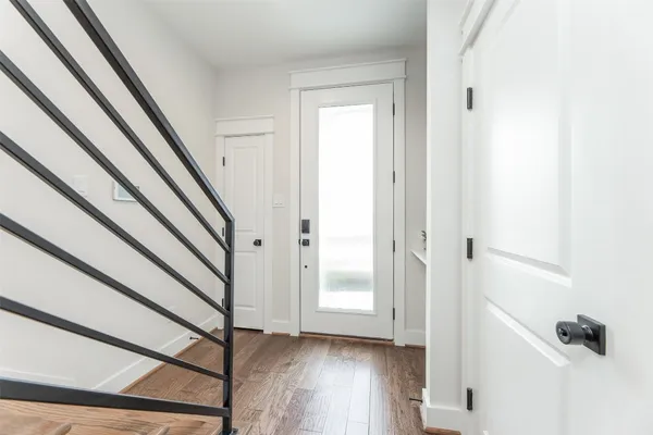 $2,550 | 605 Middle Street, Houston, TX 77003