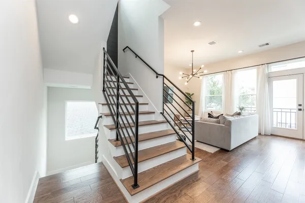 $2,550 | 605 Middle Street, Houston, TX 77003