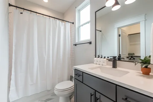 $2,550 | 605 Middle Street, Houston, TX 77003