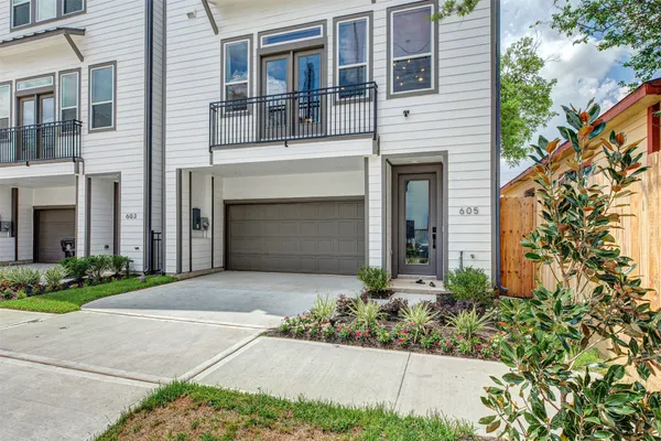 $2,550 | 605 Middle Street, Houston, TX 77003