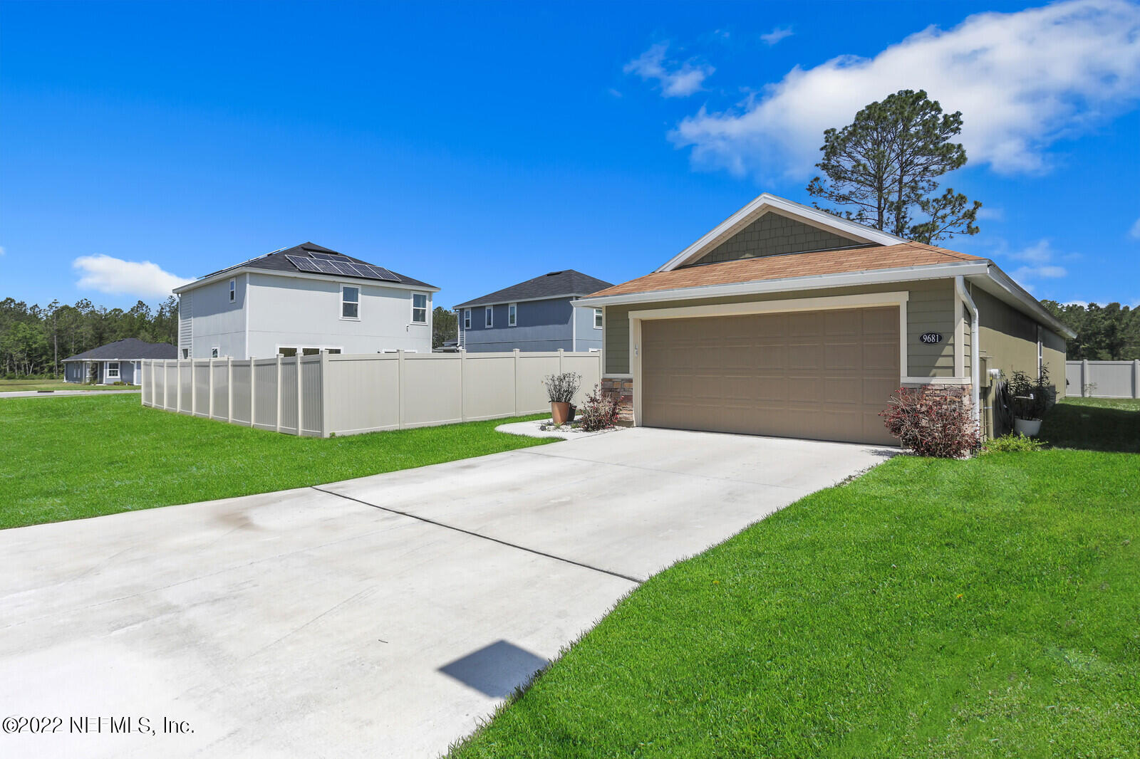 9681 Freefall Road Jacksonville, FL 32221 - Photo 4 of 17 03_2P5A8290_mls