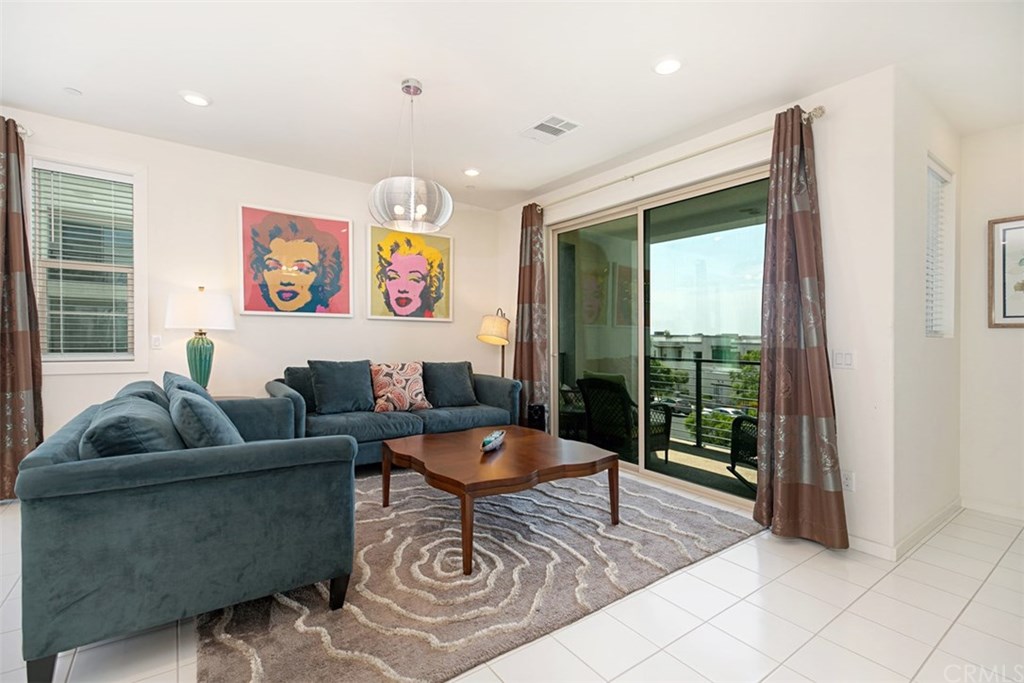 256 Harringay Irvine, CA 92618 - Photo 5 of 62