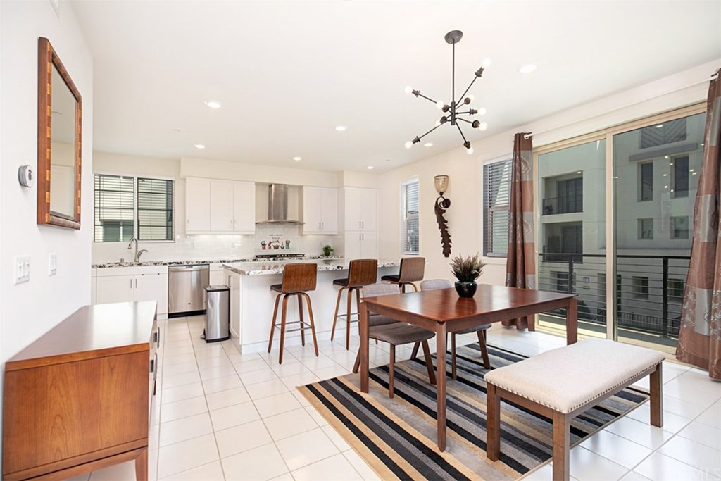 256 Harringay Irvine, CA 92618 - Photo 7 of 62