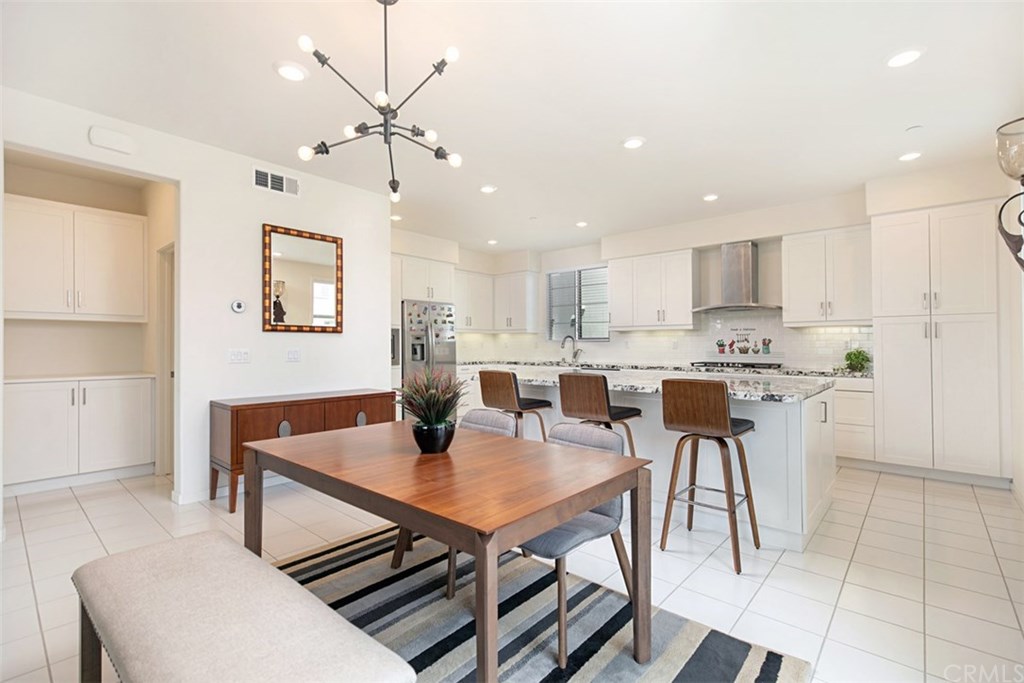 256 Harringay Irvine, CA 92618 - Photo 10 of 62