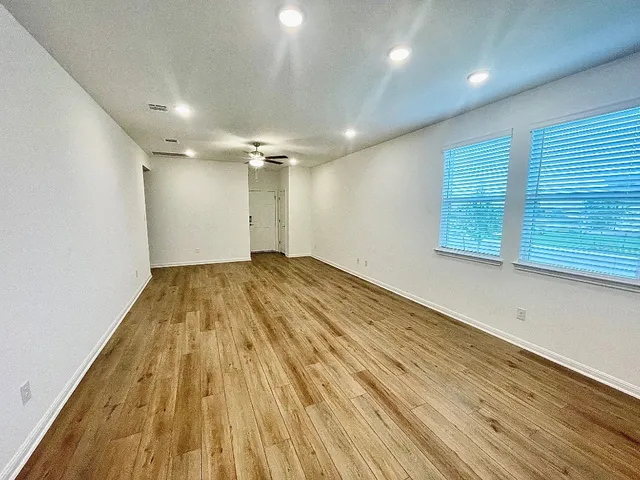 $1,895 | 1018 Vanderscile Road, Hutto, TX 78634