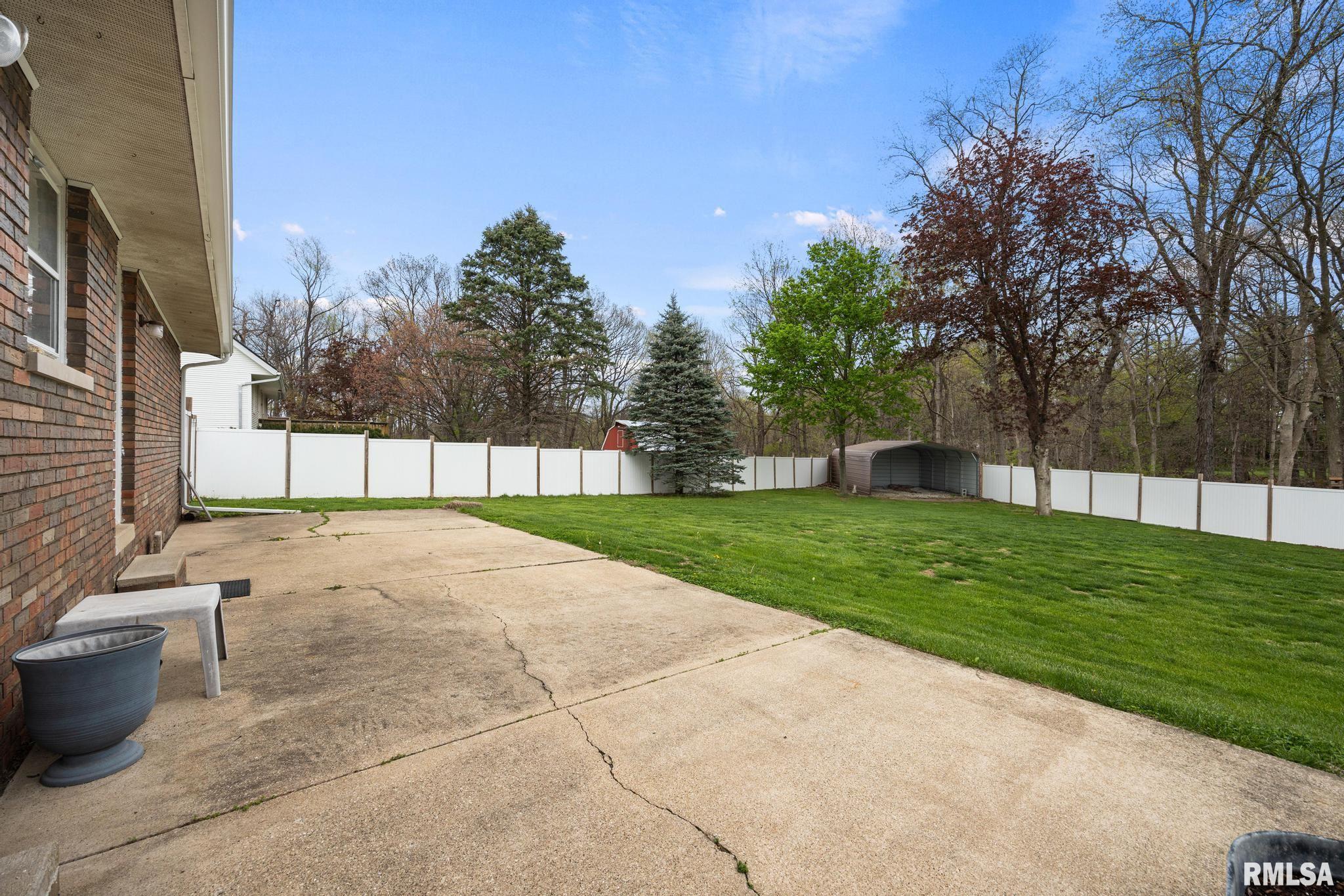 116 Gottlieb Court Creve Coeur, IL 61610 - Photo 5 of 32