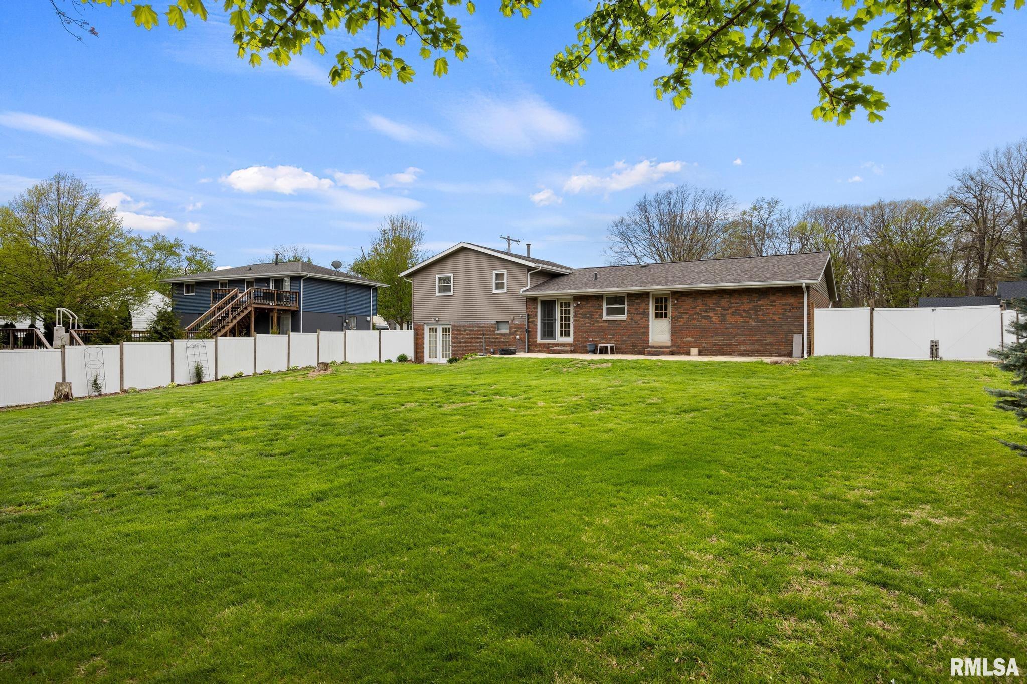 116 Gottlieb Court Creve Coeur, IL 61610 - Photo 7 of 32
