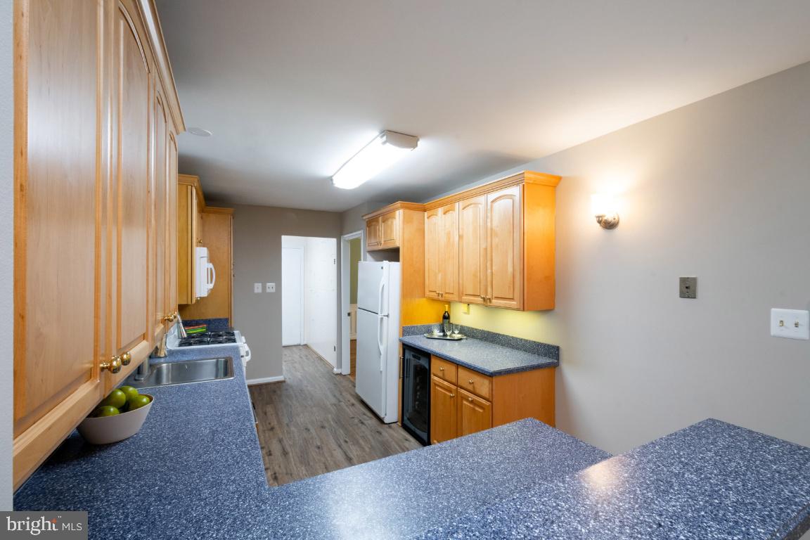 11526 Vale Road Oakton, VA 22124 - Photo 16 of 39 Kitchen