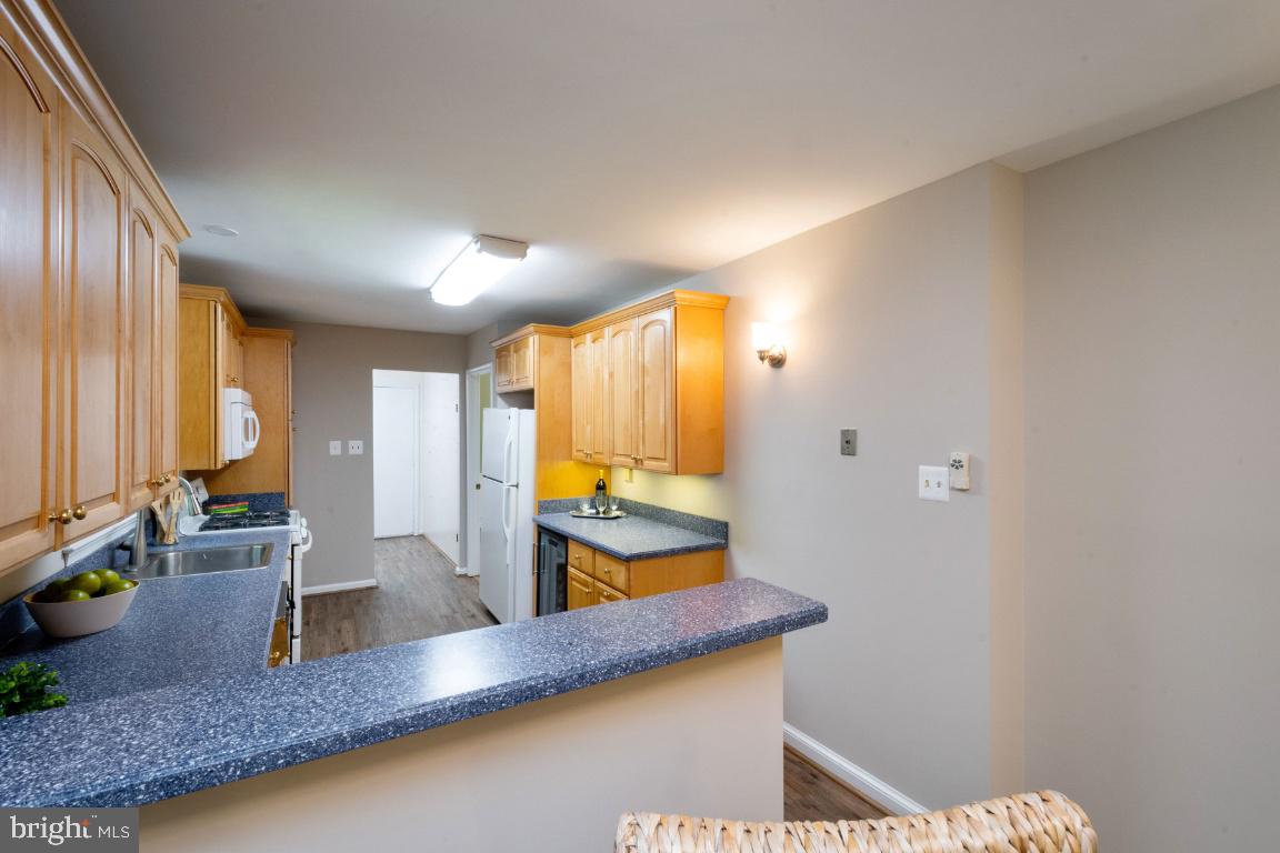 11526 Vale Road Oakton, VA 22124 - Photo 17 of 39 Kitchen