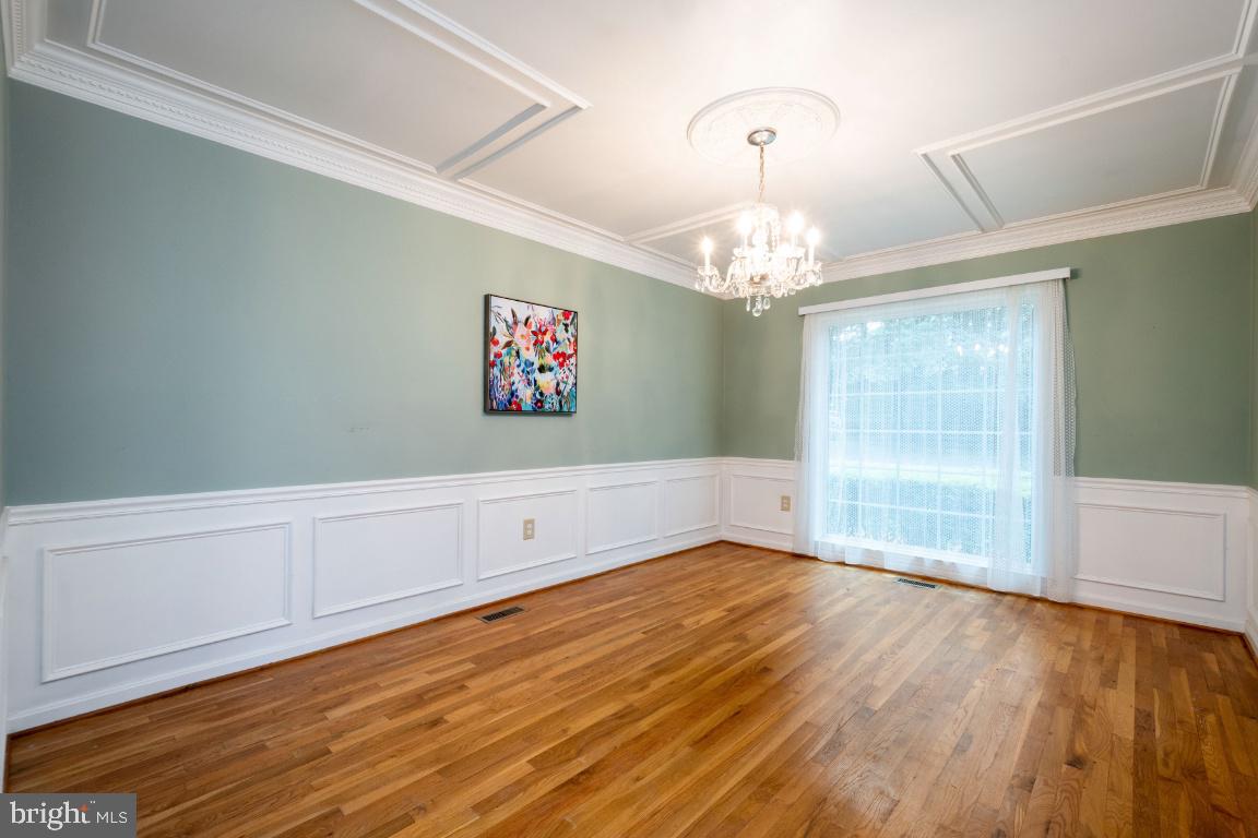11526 Vale Road Oakton, VA 22124 - Photo 6 of 39 Dining Room